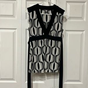 Moa Moa sleeveless blouse size medium